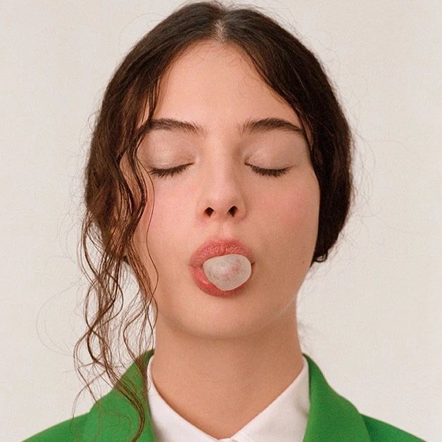 Дева Кассель снялась для Muse Magazine: модель призналась, как на нее повлияли звездные родители