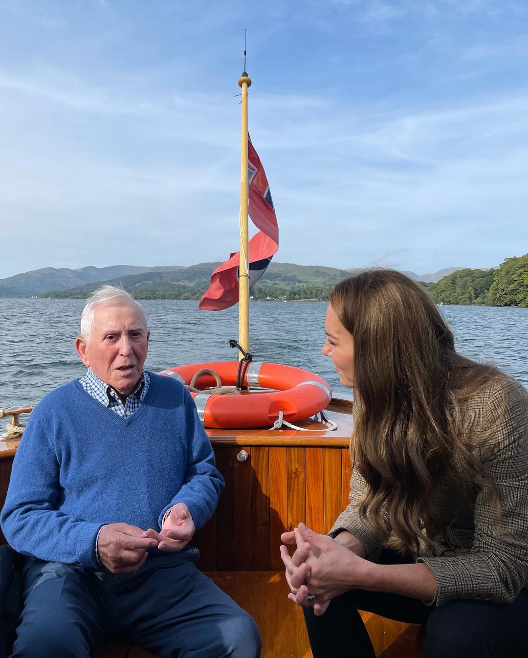 Ультрамодный жакет и легинсы: Кейт Миддлтон демонстрирует безупречный осенний образ