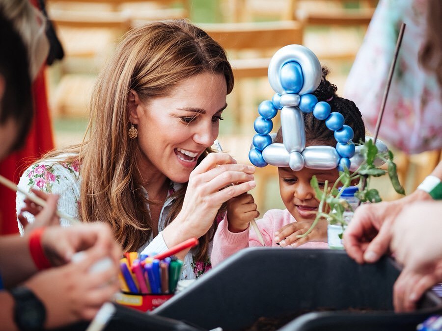 Стильно и доступно: топ-5 блистательных выходов Кейт Миддлтон в вещах демократичных марок