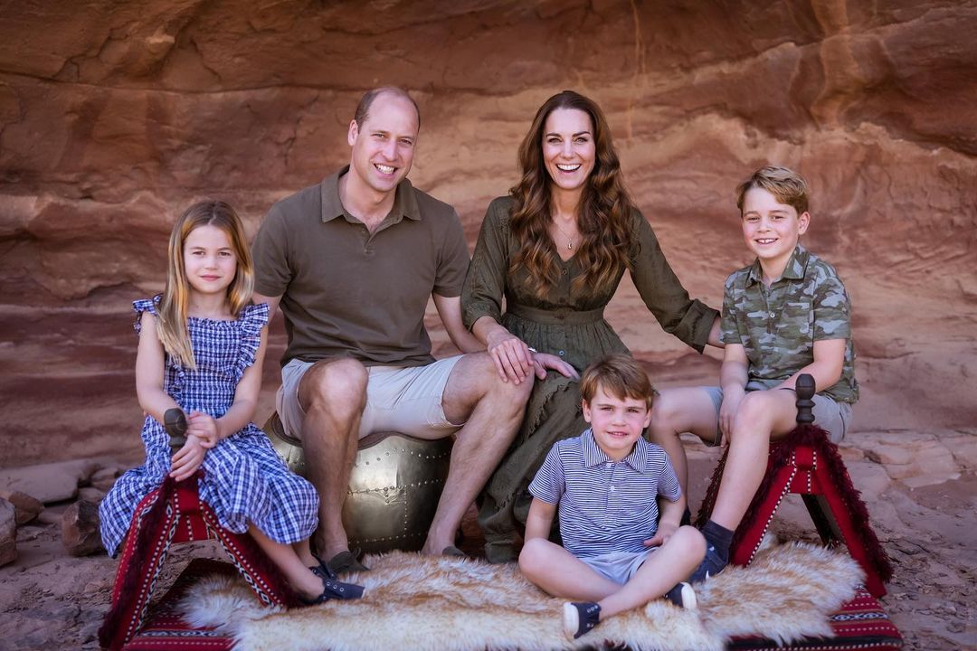Кейт Миддлтон и принц Уильям поделились очаровательным фото с заметно подросшими детьми