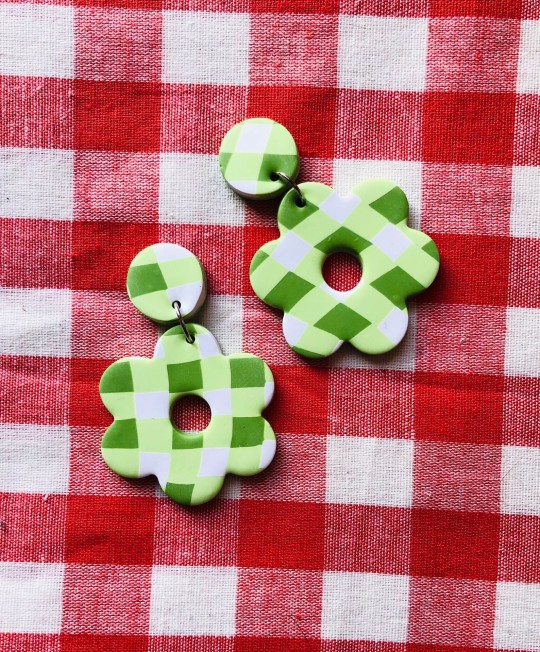 Эти вещи и аксессуары трендового цвета осени помогут тебе стать иконой стиля