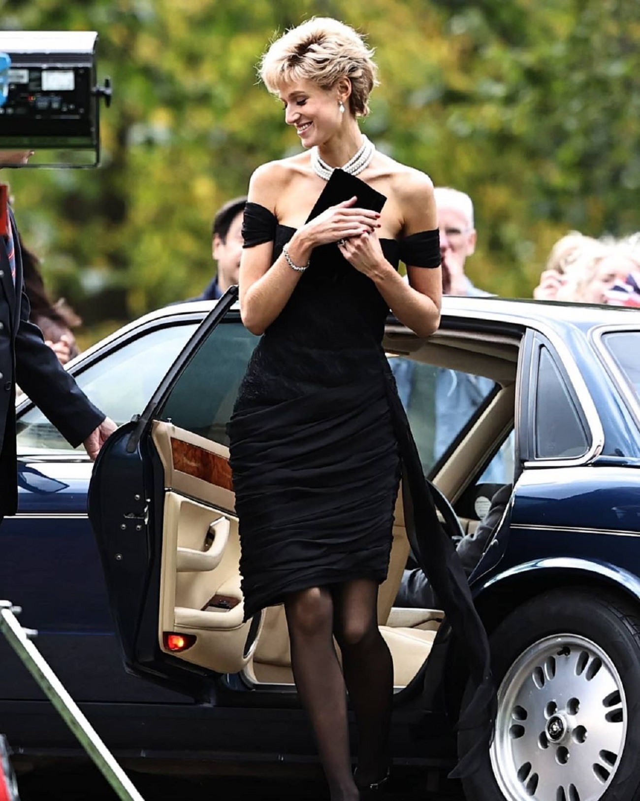 5 фактів, які роблять Елізабет Дебікі ідеальною принцесою Діаною