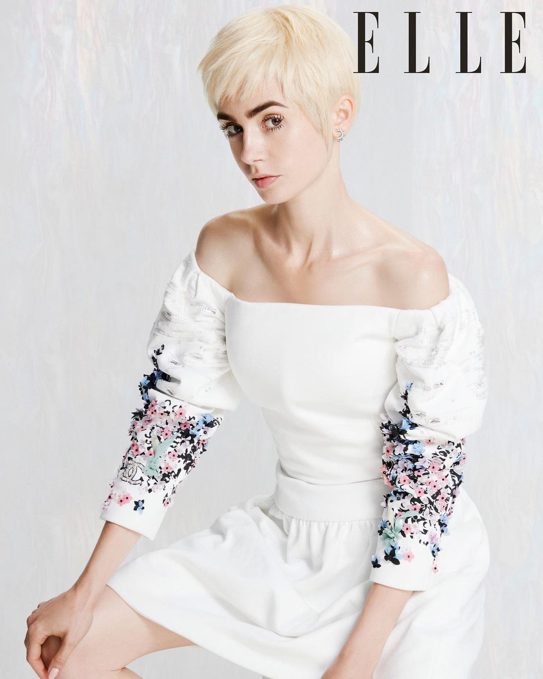 Зірка &quot;Емілі в Парижі&quot; Лілі Коллінз зачаровує красою в стильній і дорогій фотосесії