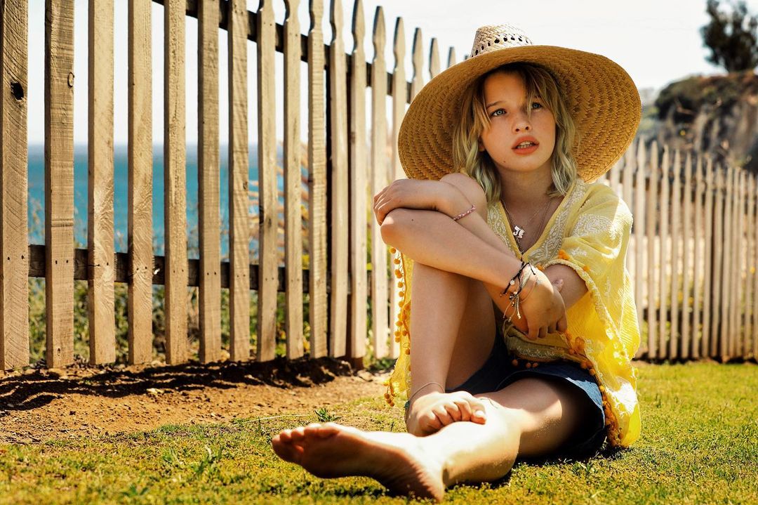 Почему о 14-летней дочери Миллы Йовович скоро заговорят все: стильные образы Эвер Габо