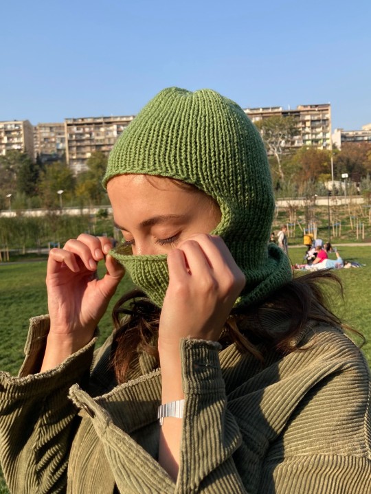 Будто бабушка связала: как правильно носить балаклаву зимой 2021-2022 (фото)
