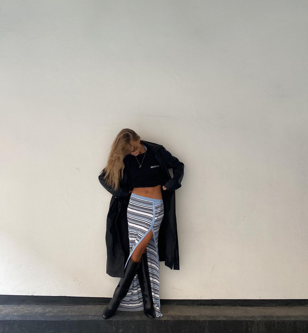 Вельвет и замша: стилист показала самые трендовые юбки на зиму