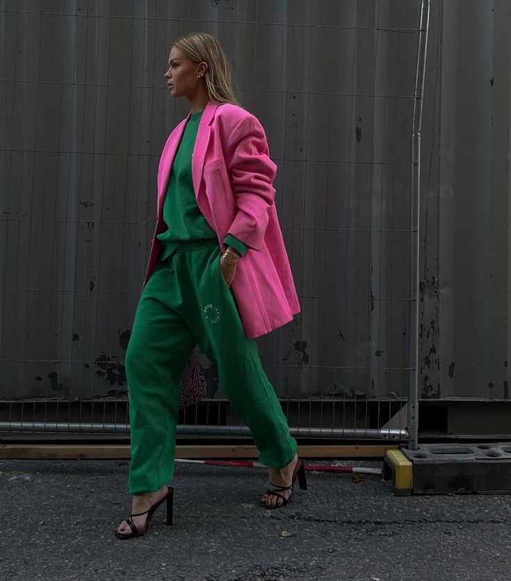 Эти вещи и аксессуары трендового цвета осени помогут тебе стать иконой стиля