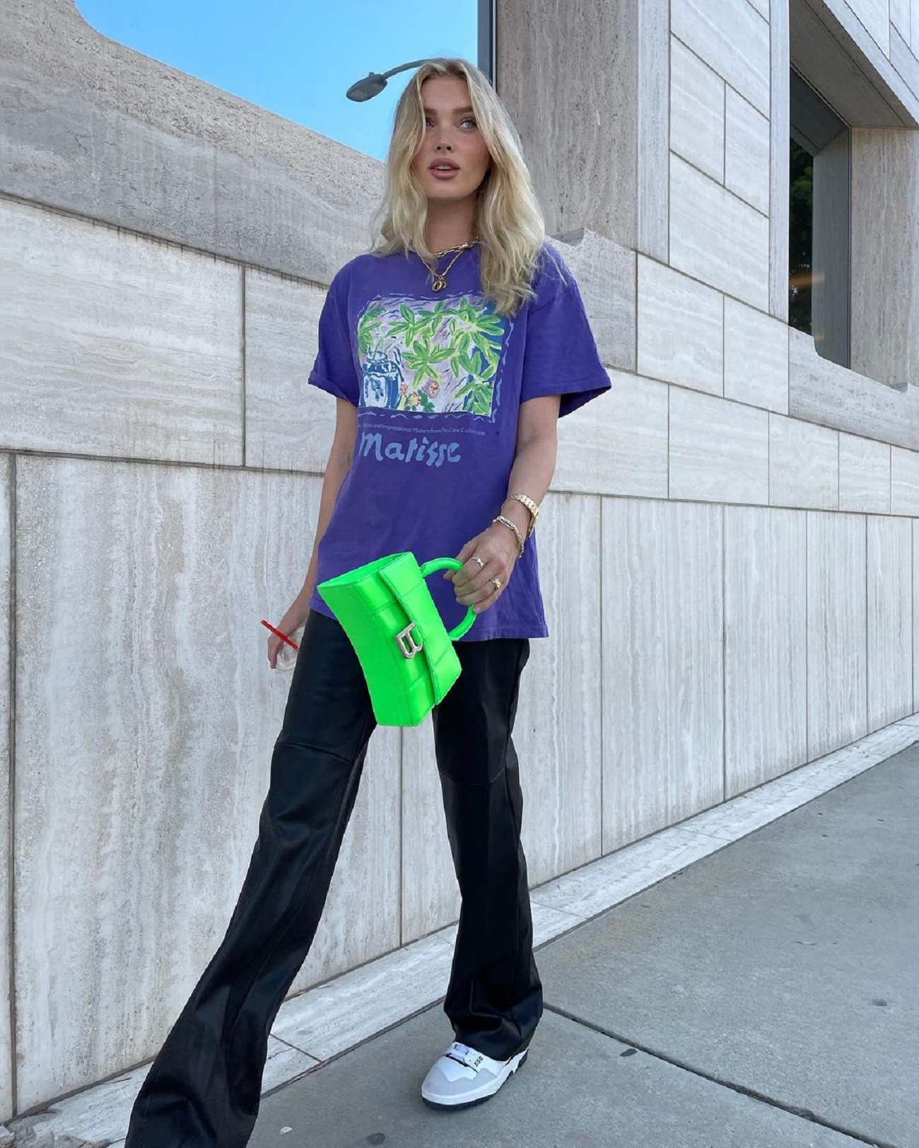 Стильно і комфортно: Ельза Хоск показала, як носити шкіряні штани цієї осені