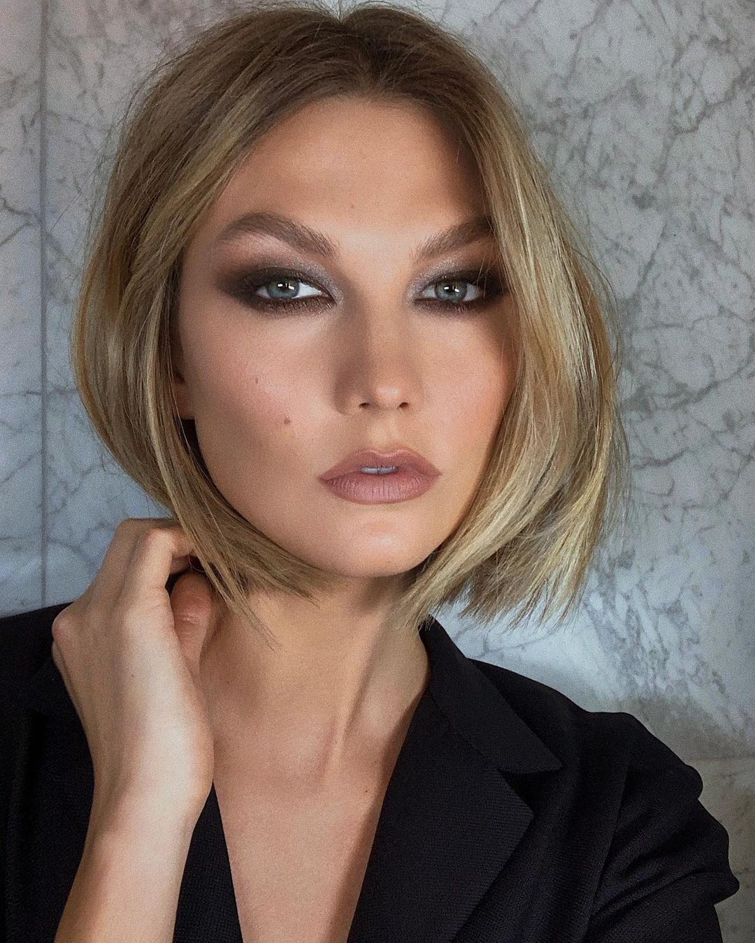 5 ярких образов на Хэллоуин: как легко сделать макияж на примере звезд