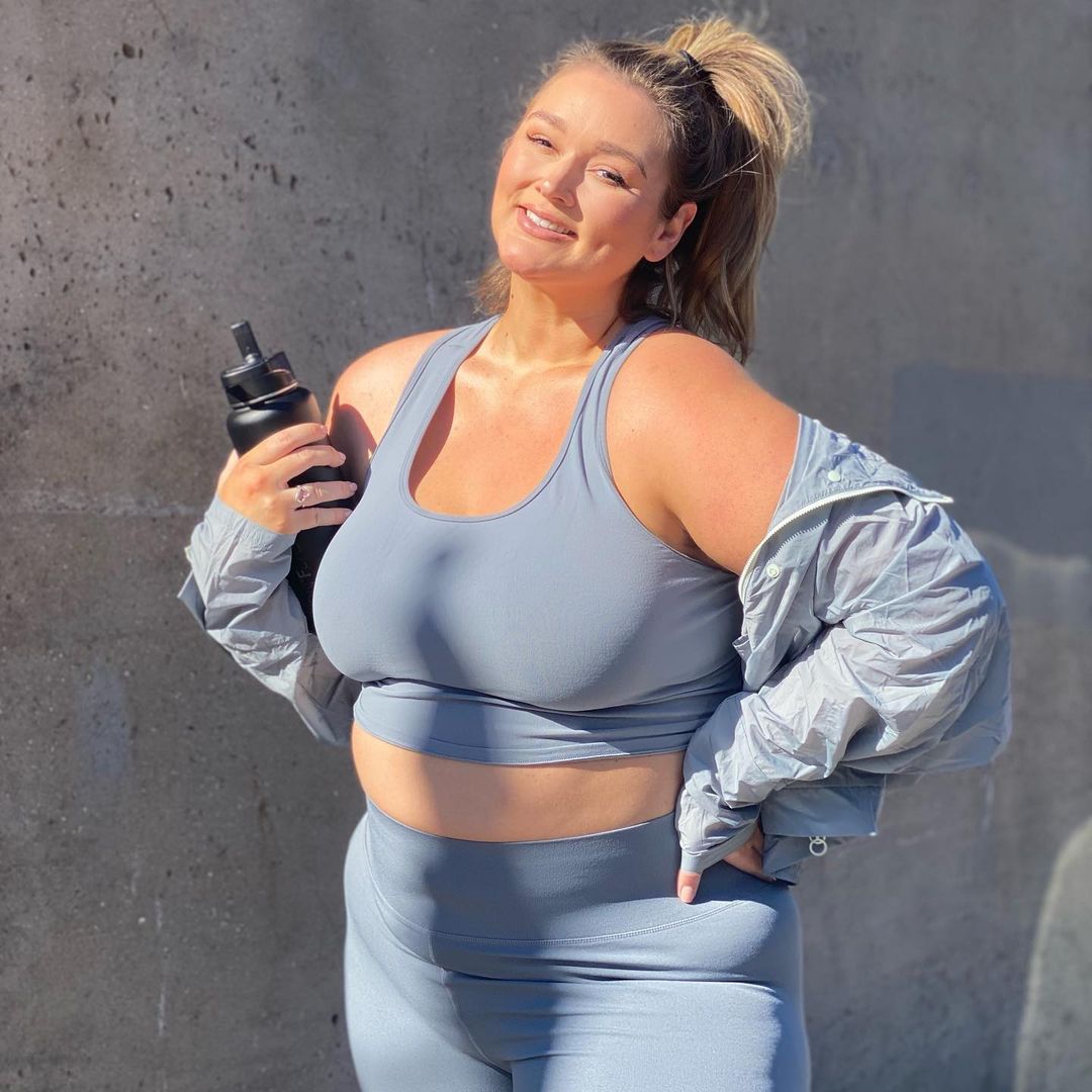 Самая популярная модель plus-size показывает фото, которые заставят вас переосмыслить отношение к своему телу