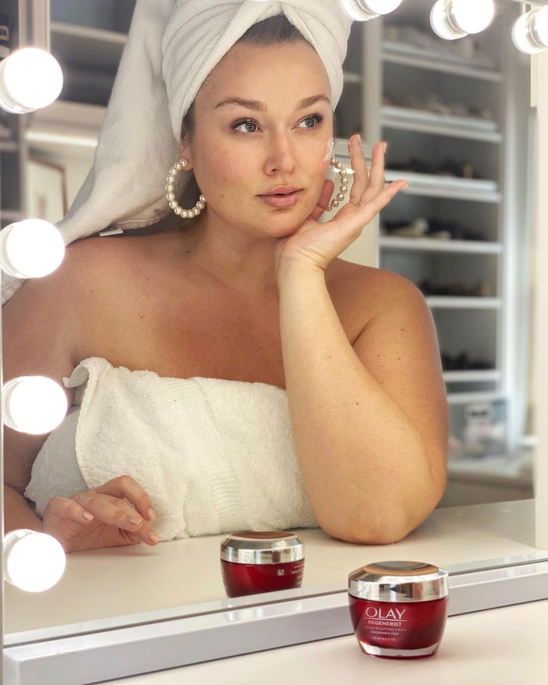 Самая популярная модель plus-size показывает фото, которые заставят вас переосмыслить отношение к своему телу