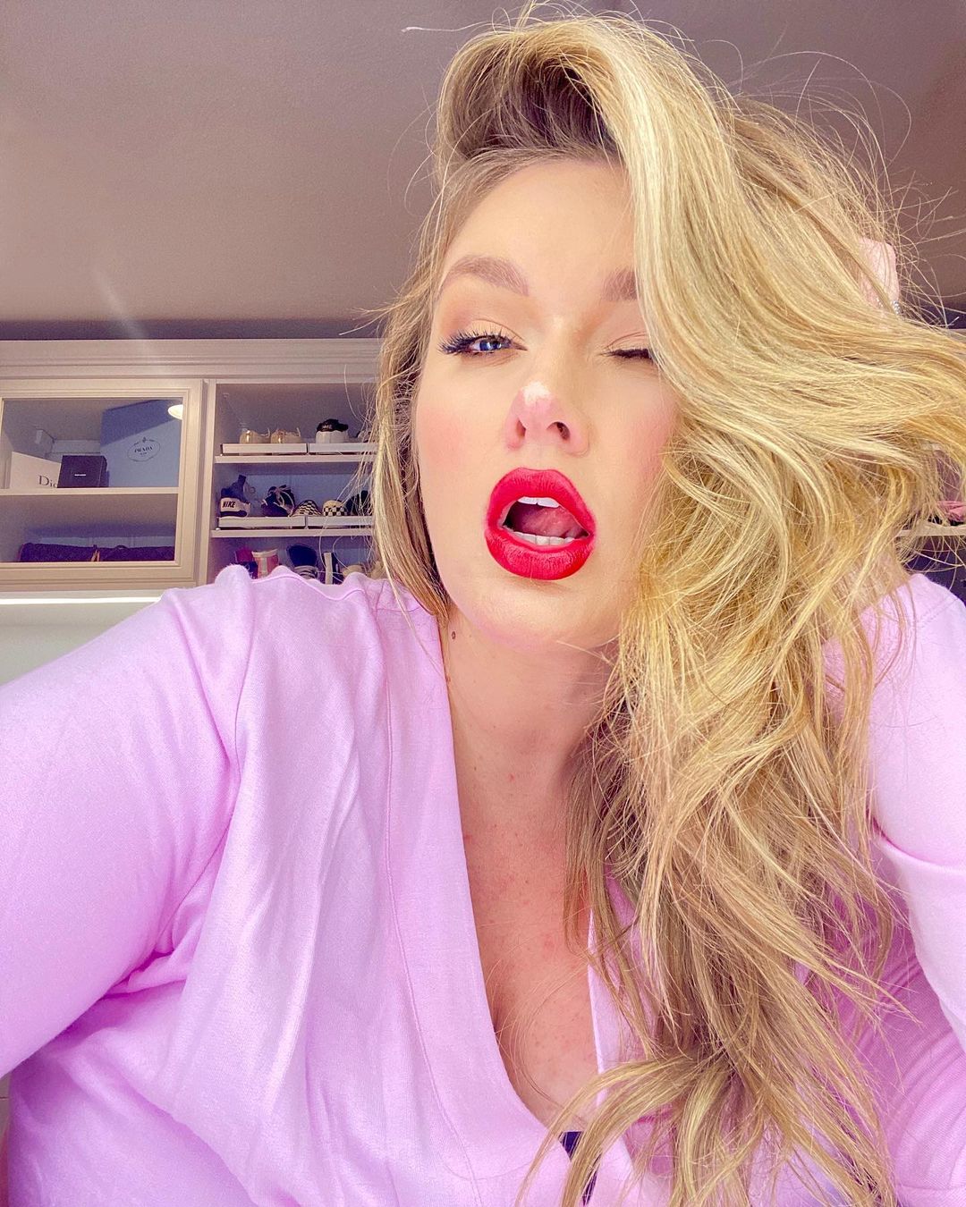 Самая популярная модель plus-size показывает фото, которые заставят вас переосмыслить отношение к своему телу