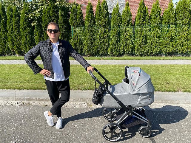 Счастливый Горбунов рассекретил имя младшего сына и показал "трех мушкетеров"