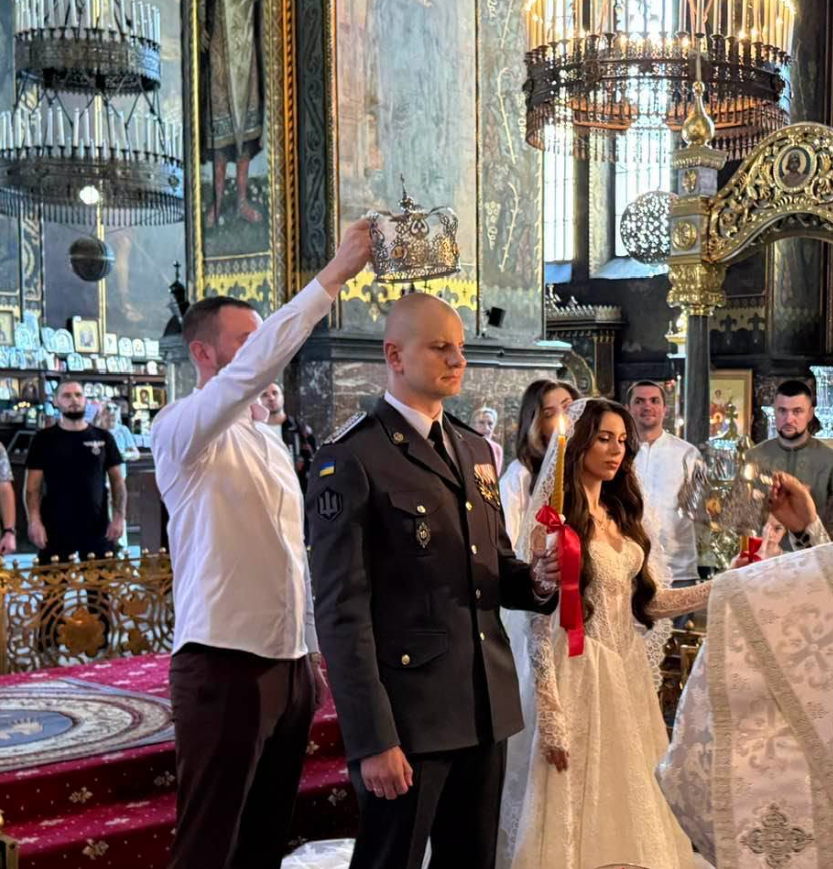 Евгений Карась женился: командир батальона "Рейд" обвенчался с известной актрисой (фото)