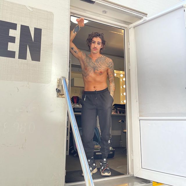 Одно лицо! Изменившегося Дантеса спутали с победителем &quot;Евровидения 2021&quot;