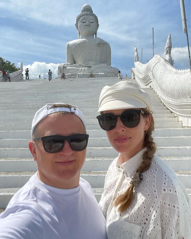 Счастливая Осадчая в бикини с Горбуновым и сыном восхитила райским отдыхом в Таиланде