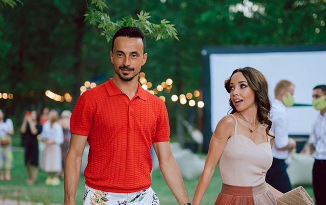 Викинула кросівки у вікно: чоловік Кухар чесно розповів про гучні скандали в сім'ї