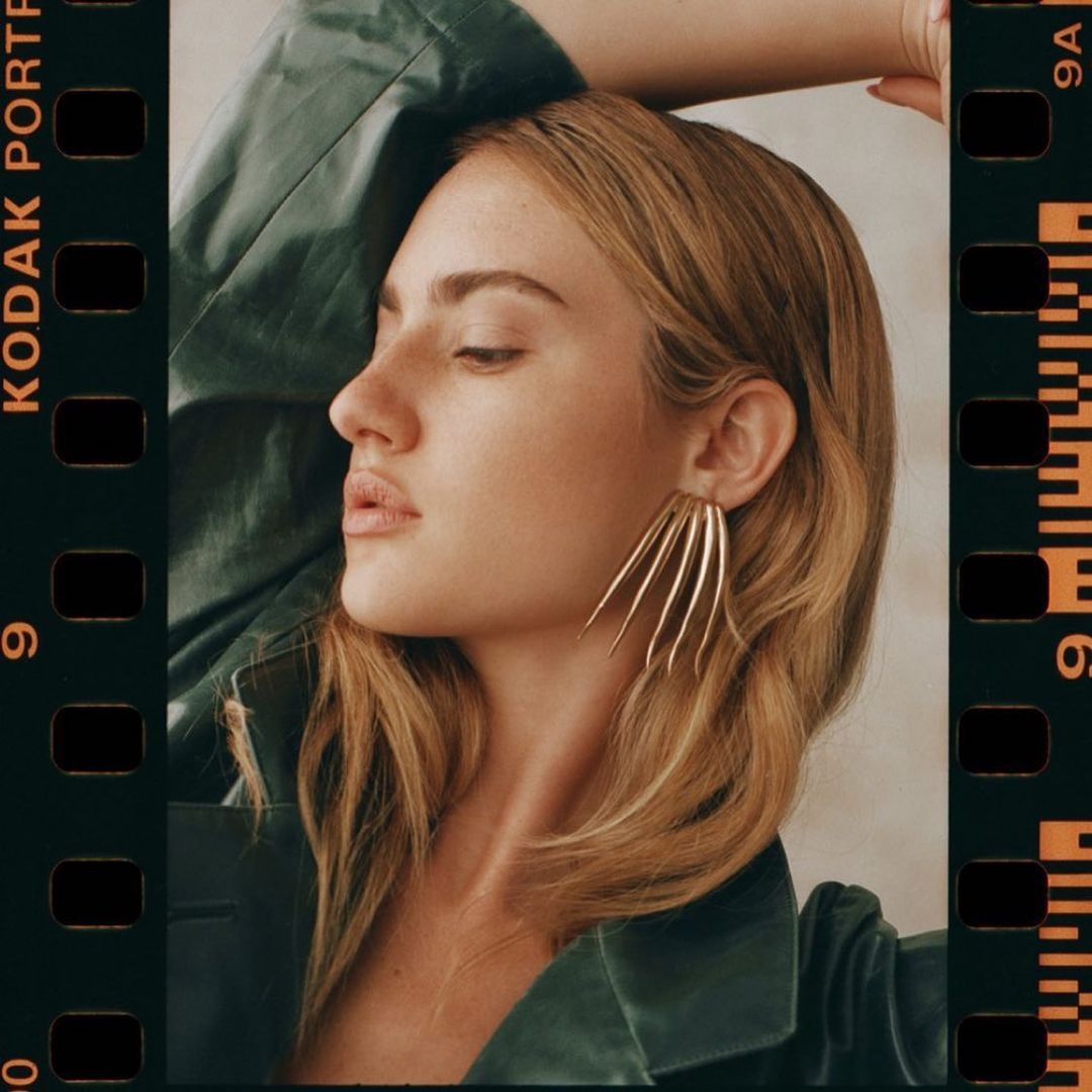 Зірки вибирають нектарний блонд: як виглядає найтрендовіше фарбування весни