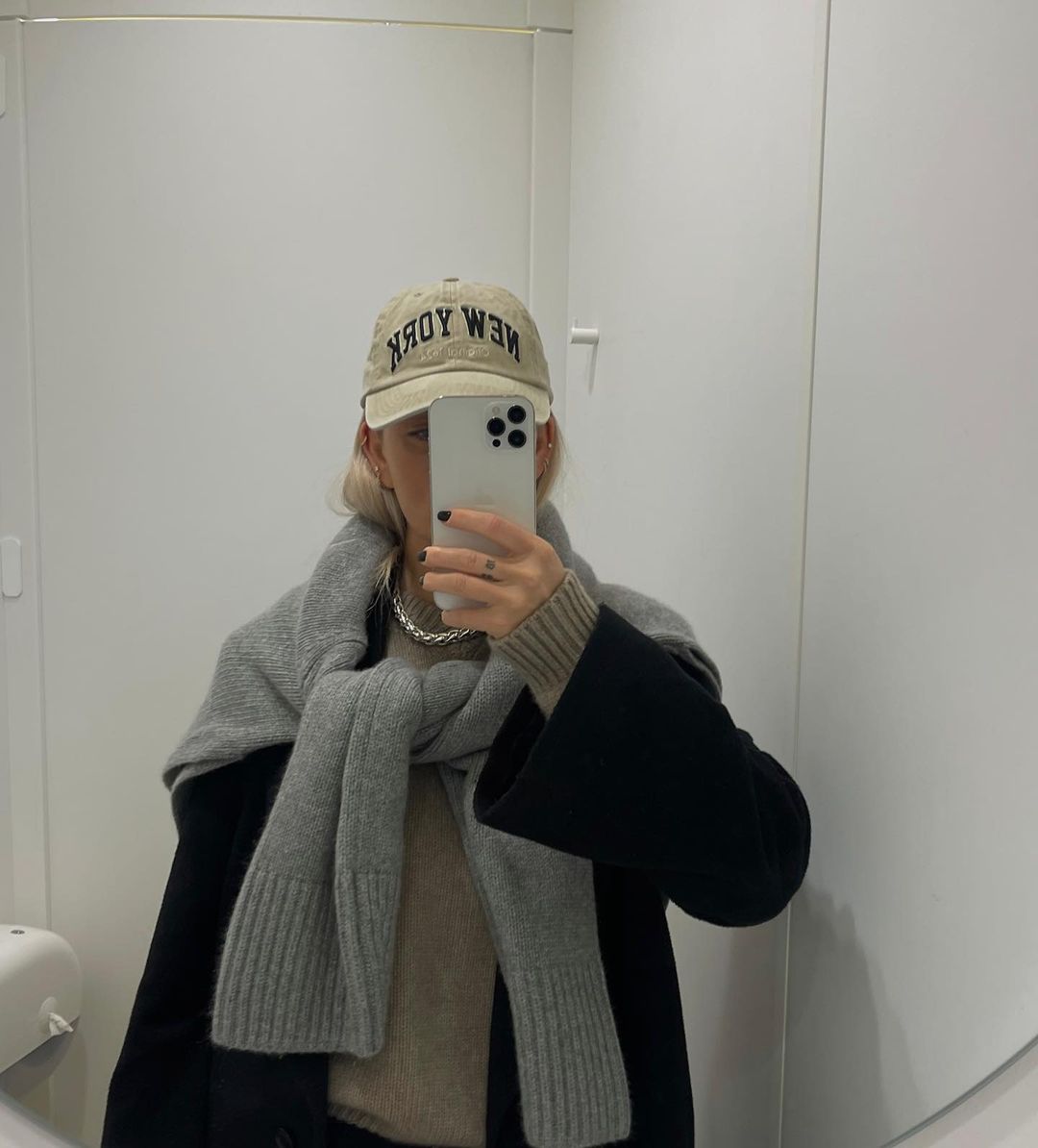 Оверсайз в треде: звездные стилисты рассказали, как носить мешковатые вещи в 2022 (фото)