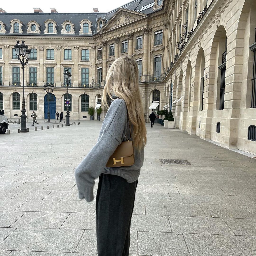 Оверсайз в треде: звездные стилисты рассказали, как носить мешковатые вещи в 2022 (фото)