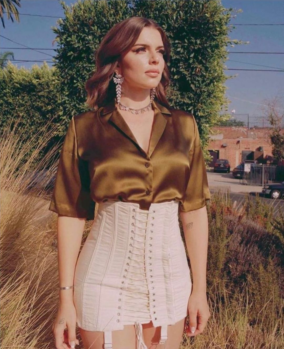 Джулія Фокс – нова ікона стилю: як змінилися образи актриси після зустрічі з Каньє Уестом