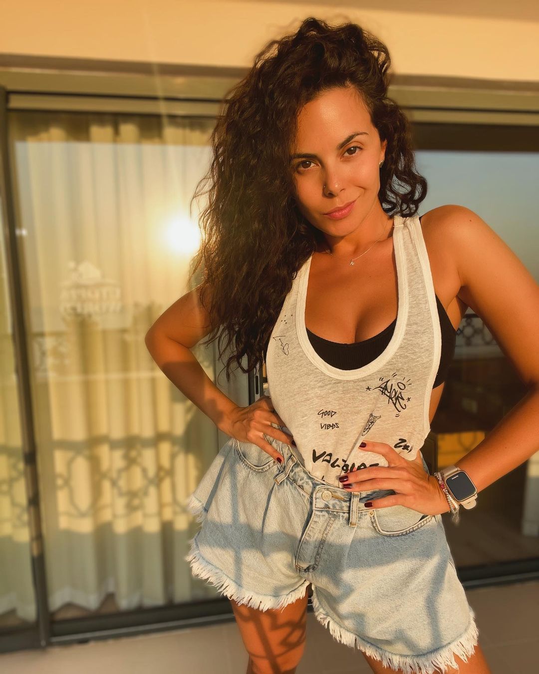 Настя Каменських вразила розкішним декольте прямо в ефірі ТБ-шоу