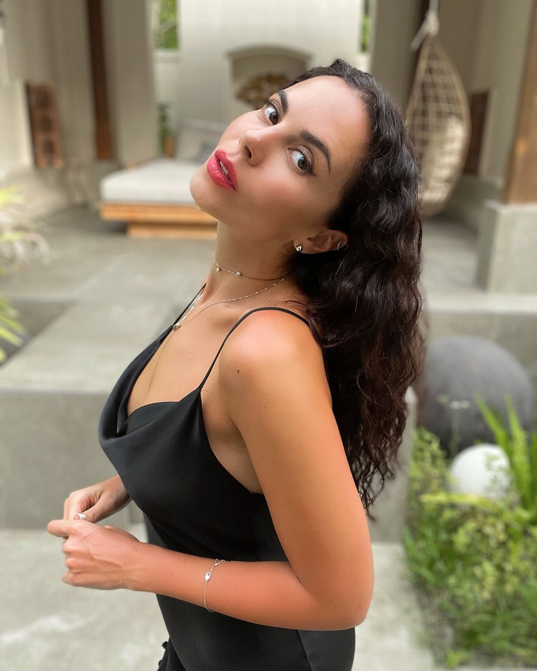 Настя Каменських вразила розкішним декольте прямо в ефірі ТБ-шоу