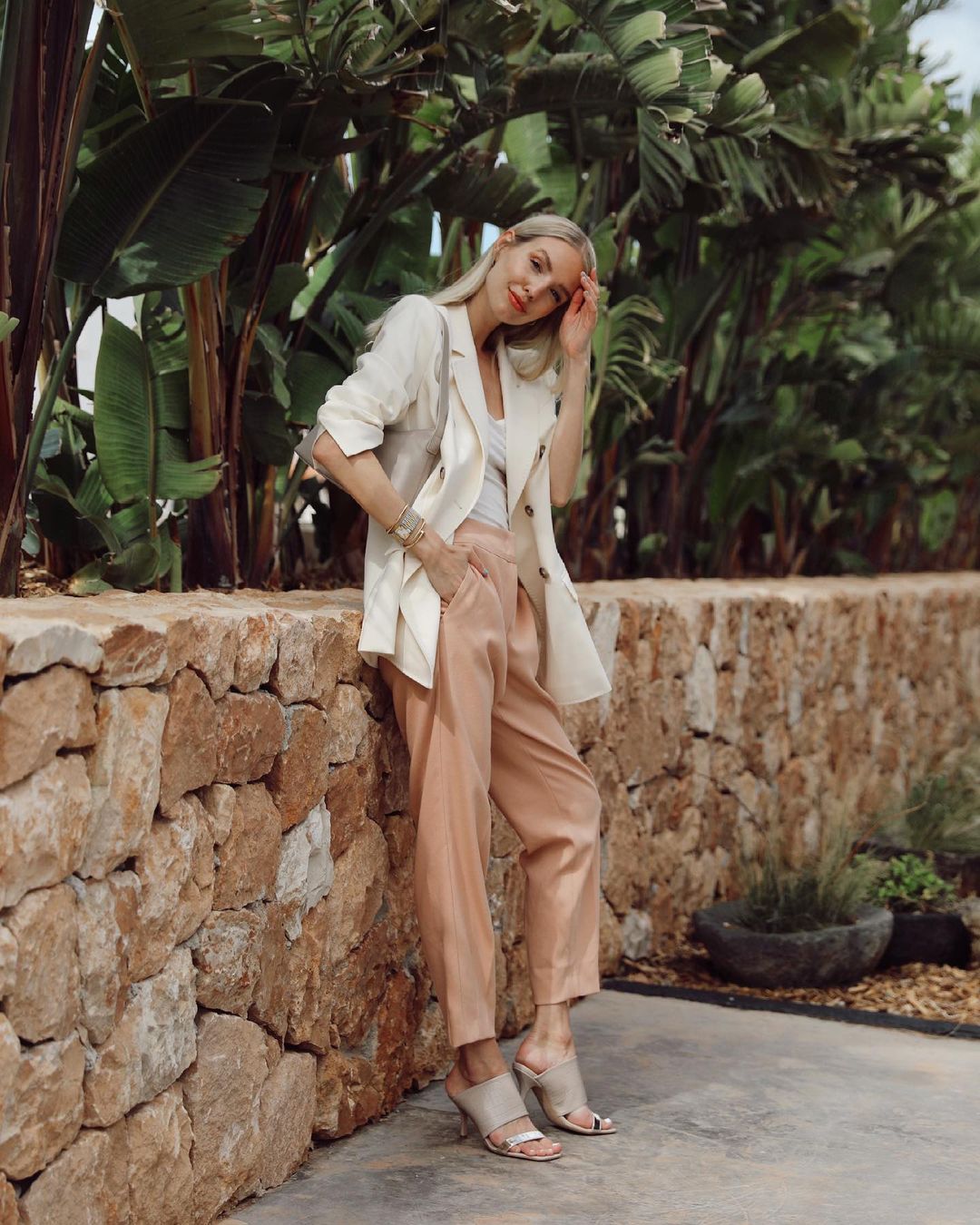 Цих речей всього сім: стиліст розповіла, без чого не обійтися восени 2021