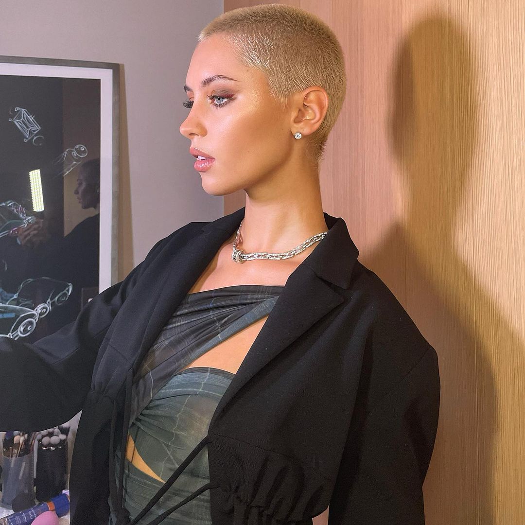 Кардинально и смело: 5 звезд, смену причесок которых в 2021 году обсуждал весь мир