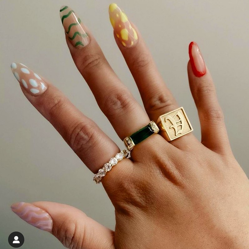 Цей манікюр буде найпопулярнішим в 2022: колір, форма і принт (фото)