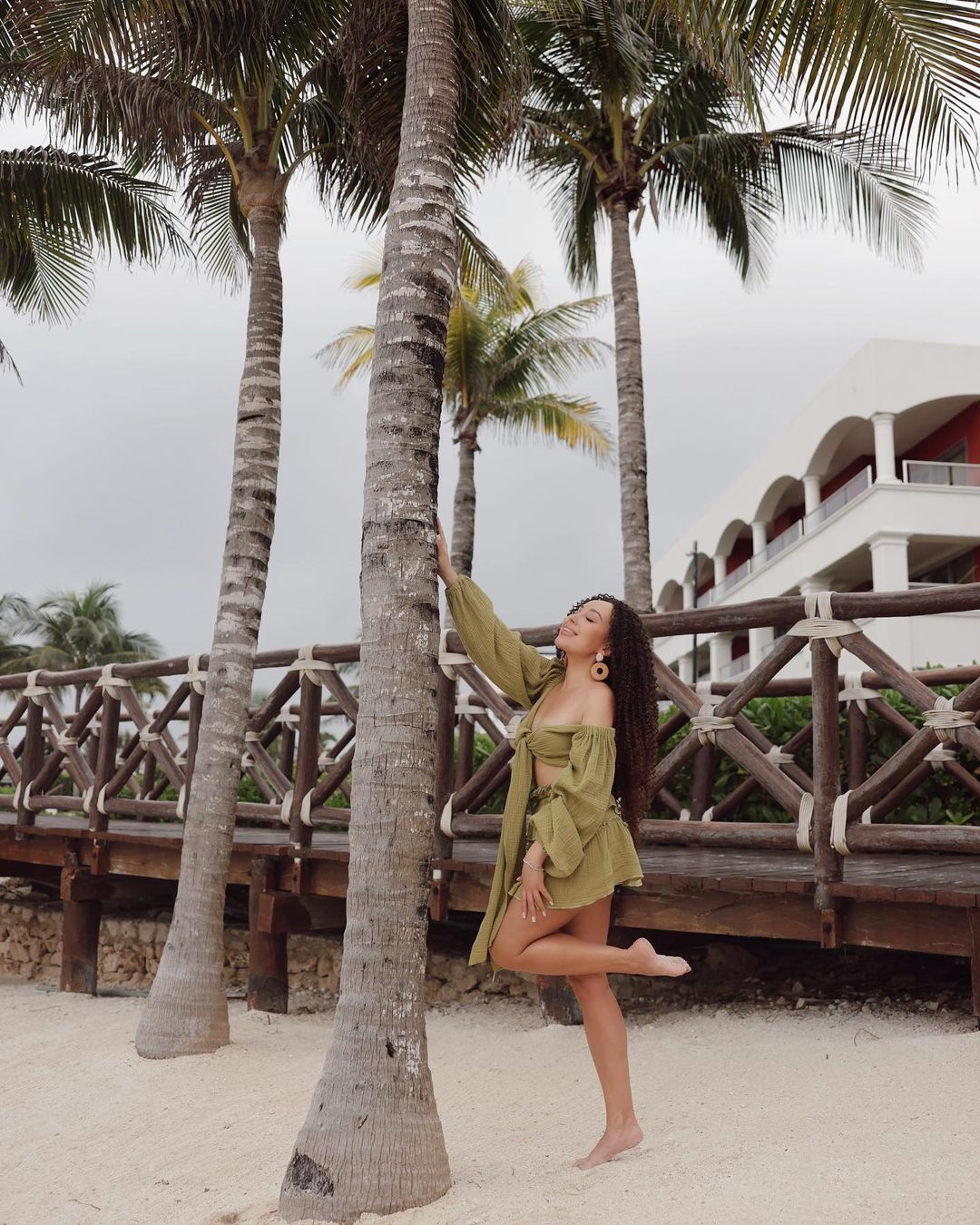 Украинская певица устроила разборки в мексиканском отеле: &quot;в номере был строймусор&quot;