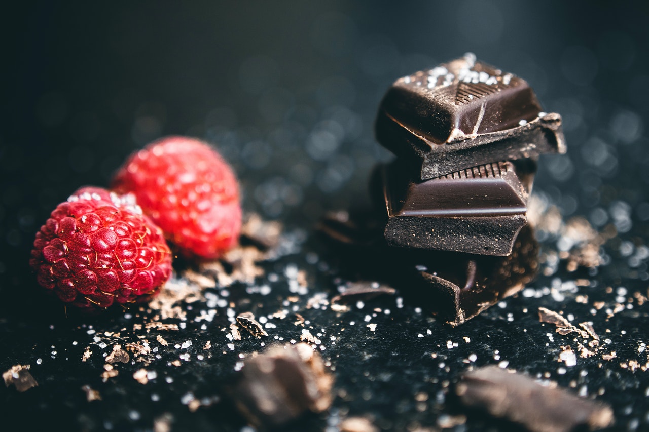 Не есть после 18 и никакого шоколада: 5 мифов о правильном питании, в которые пора перестать верить