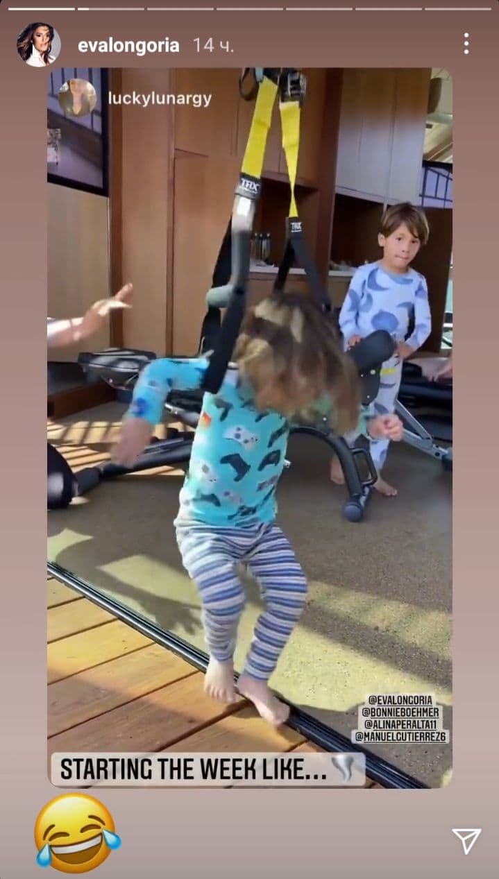 В ідеальній формі: 46-річна Єва Лонгорія захопила спортивною фігурою