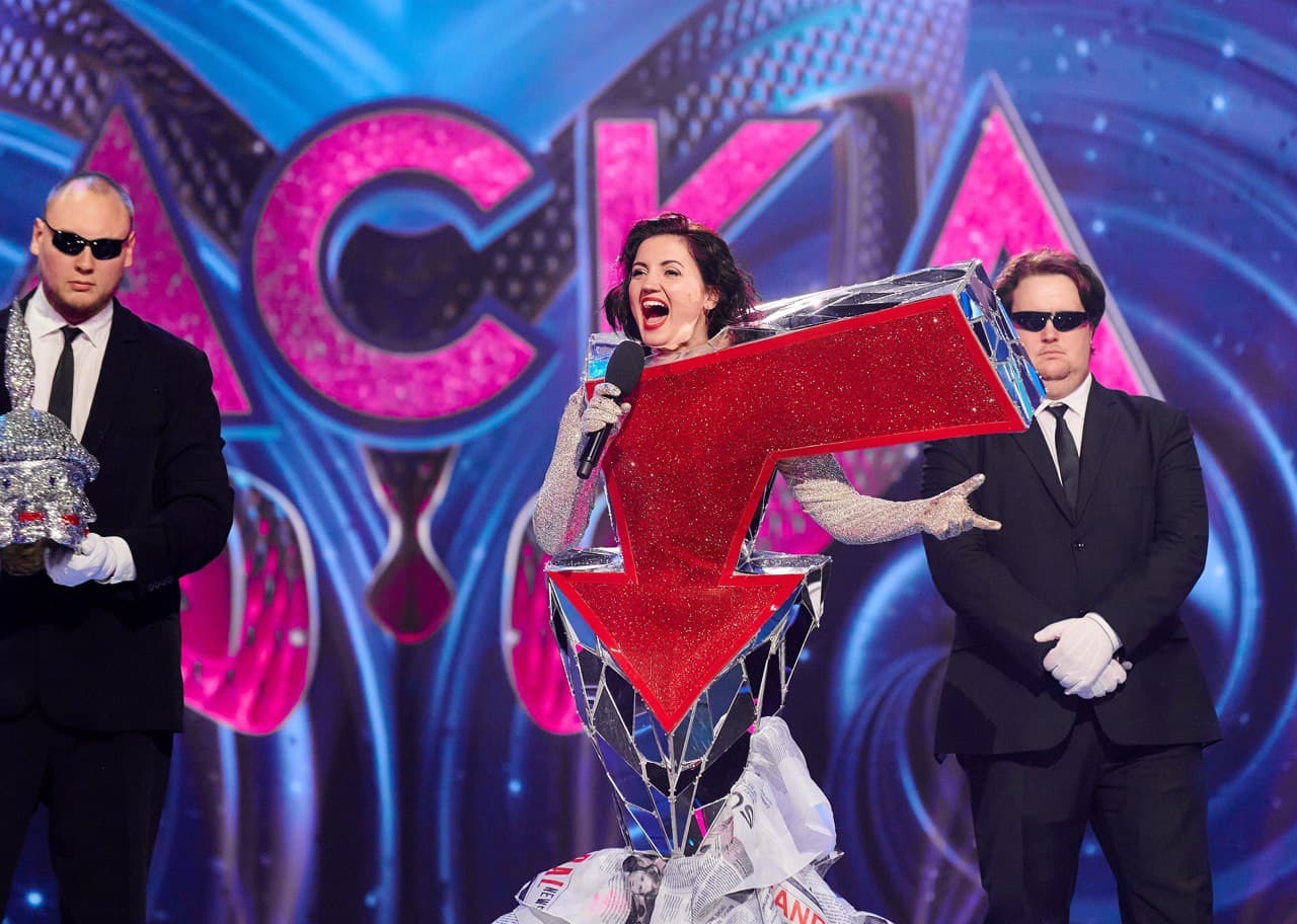 Стало известно, кто выиграл 2 сезон шоу &quot;Маска&quot;: яркие фото и видео из суперфинала