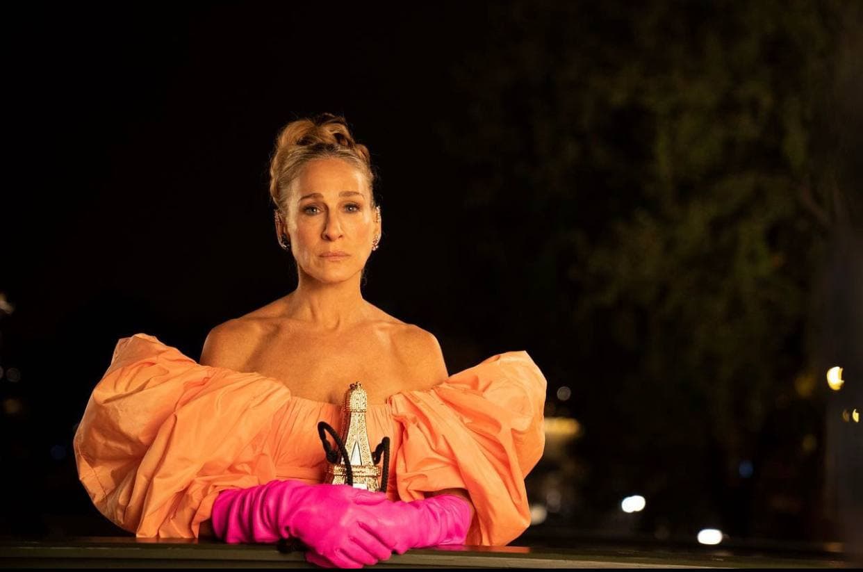 Фінал "І просто так": стиліст шоу розкрила деталі неймовірного вбрання героїні Сари Джессіки Паркер