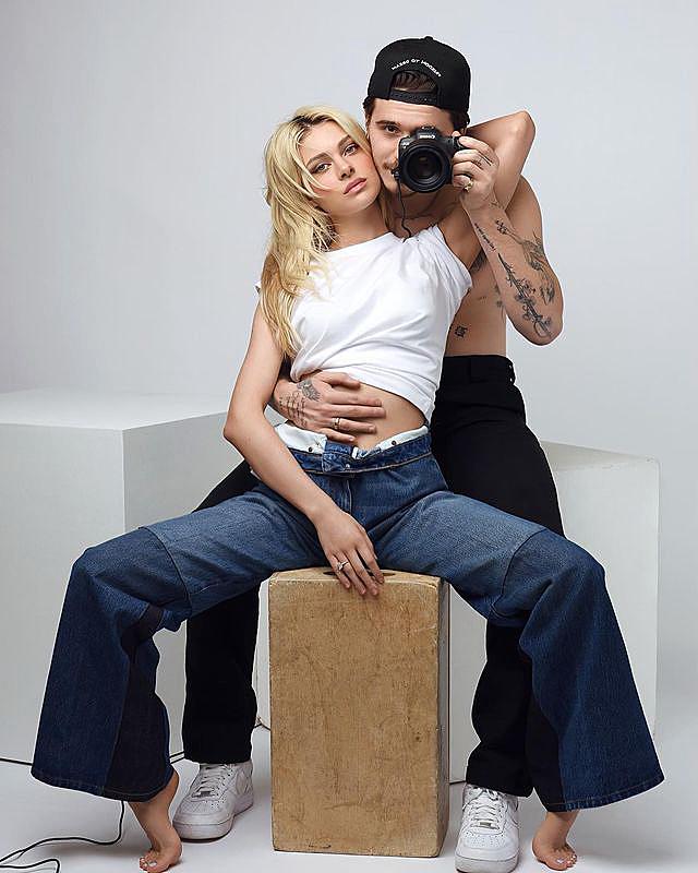 Платье от Valentino и море охраны: стали известны детали роскошной свадьбы сына Виктории Бекхэм и его невесты-модели