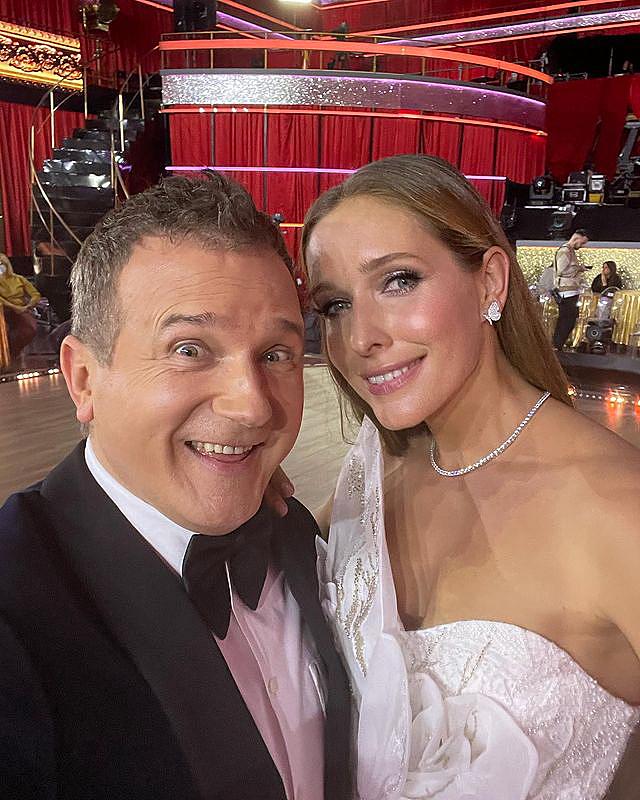 &quot;Гипнотически красивая&quot;: Осадчая в наряде за 58 тысяч сразила наповал на &quot;Танцах со звездами&quot;