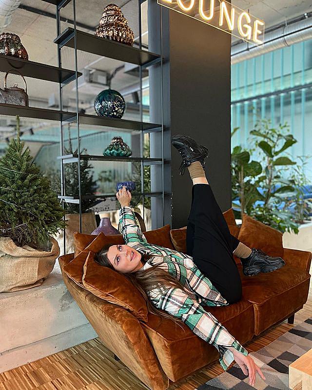 &quot;Наша Адель&quot;: похудевшая солистка KAZKA восхитила внешним видом после праздников