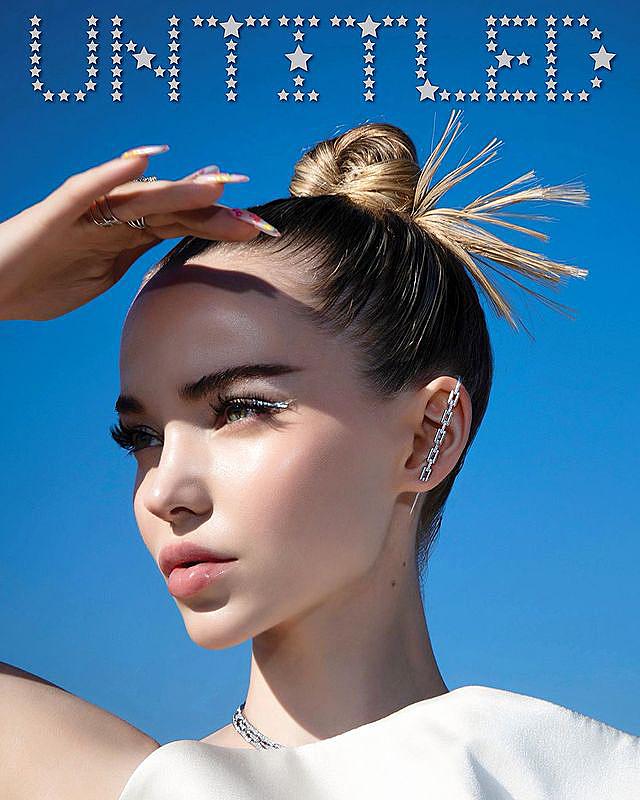 Перевести стрелки: Дуа Липа, Хантер Шефер и другие показали трендовый яркий макияж глаз 2022