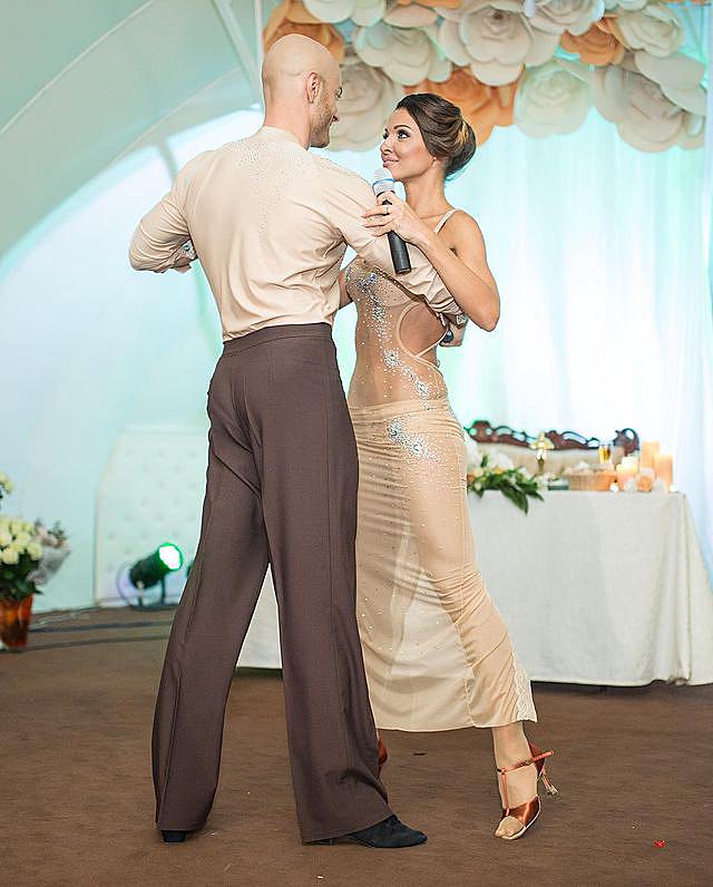 Дружина Ями в річницю весілля згадала про інцидент на торжестві: розсік лоб об багажник