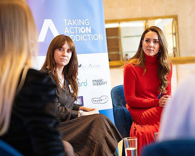 Чорно-біла романтика: Кейт Міддлтон і принц Вільям зачарували ніжністю в публічному місці