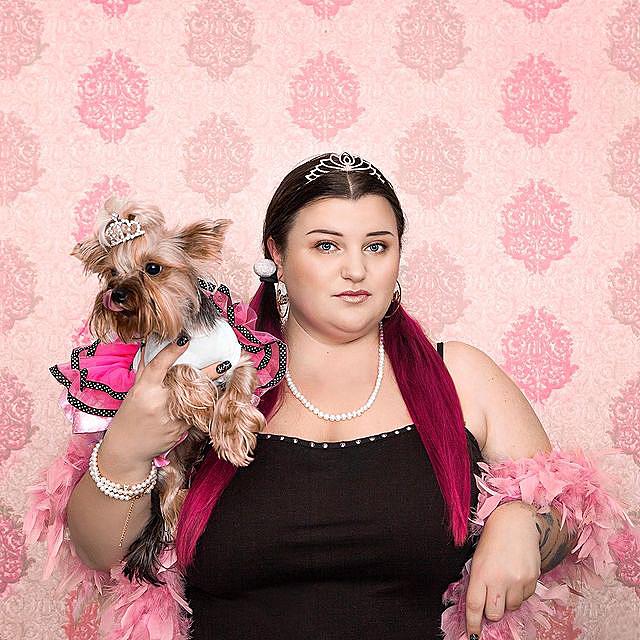 Все меньше сомнений: Alyona Alyona в одном белье оседлала бойфренда и сделала личное признание