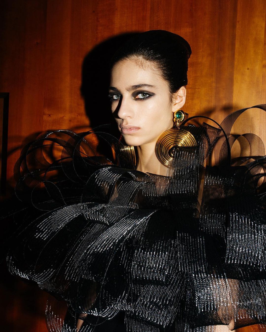 Кільце-пружина, мегамасивні сережки і клатч-голова: ці 7 прикрас від Schiaparelli обіцяють стати хітами 2022 (фото)