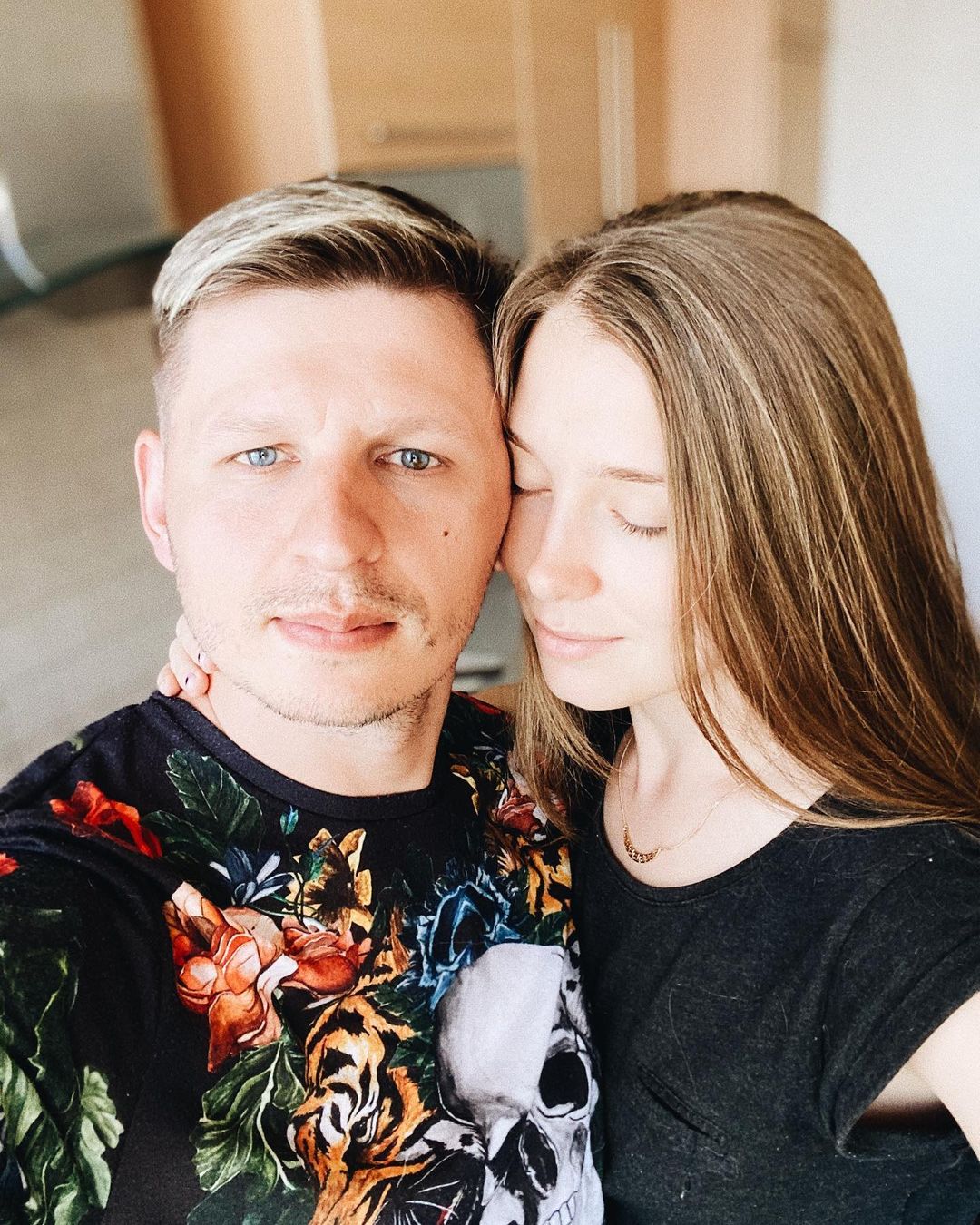 &quot;Зовсім не боляче&quot;: известный украинский певец развелся и снял эмоциональное видео