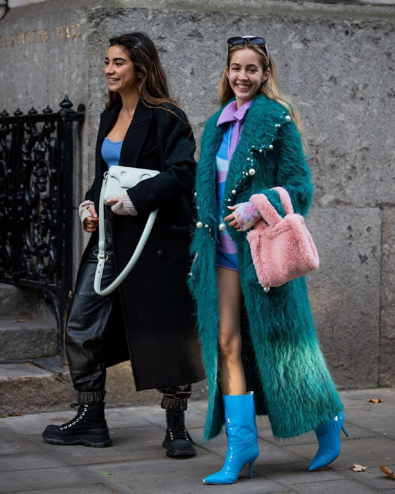 Стритстайл на Неделе моды осень-зима 2022 в Лондоне: лучшие образы