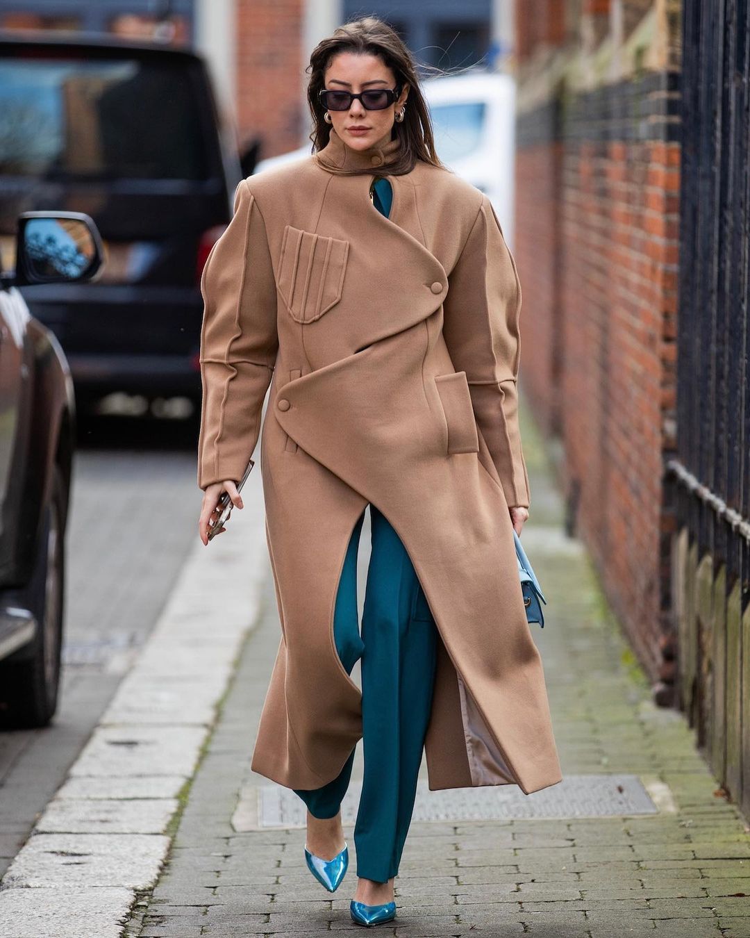 Стритстайл на Неделе моды осень-зима 2022 в Лондоне: лучшие образы