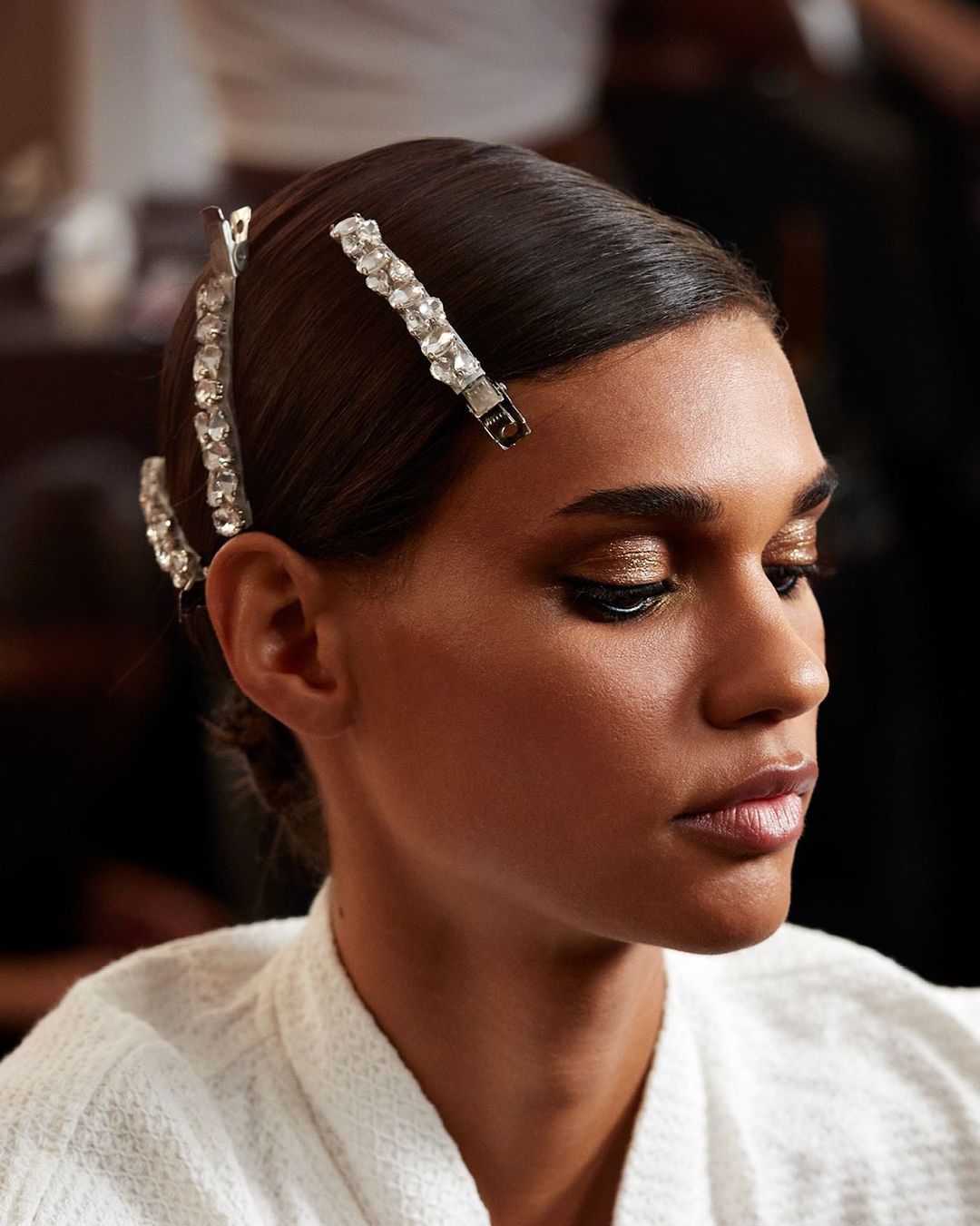 Топ-5: заколки, бусы, банты и другие аксессуары для волос, которые станут хитами в 2022 (фото)