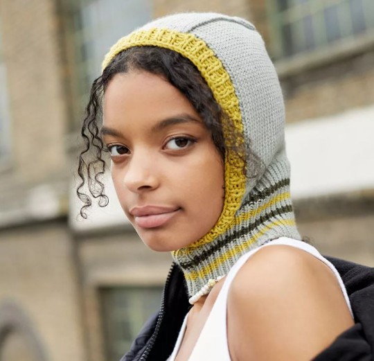 Будто бабушка связала: как правильно носить балаклаву зимой 2021-2022 (фото)