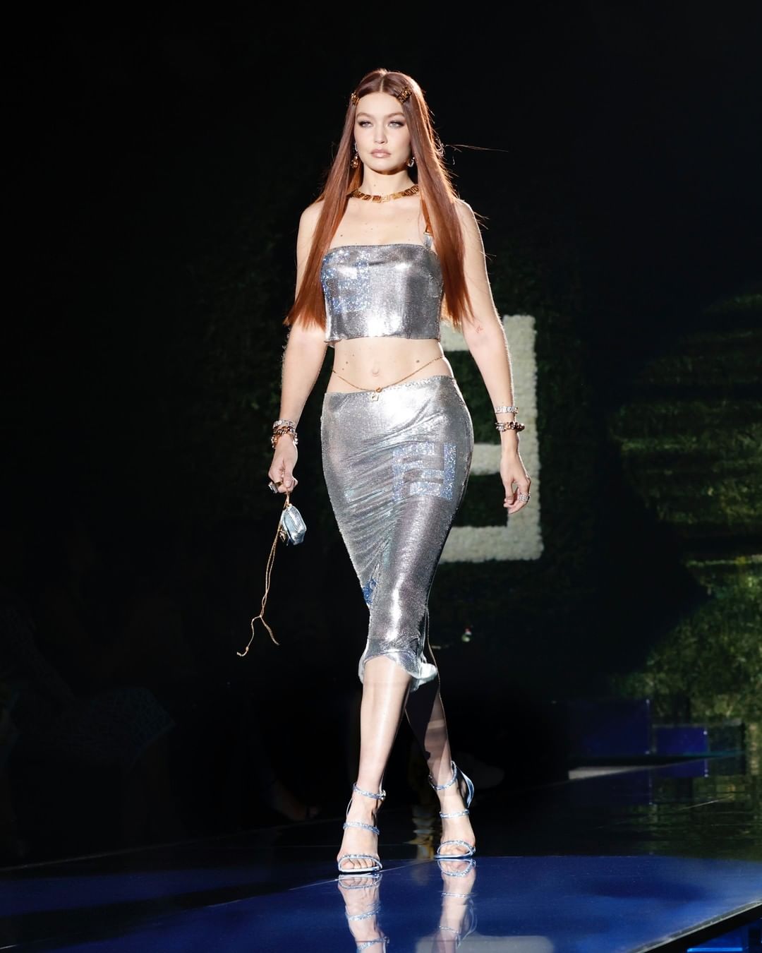 Наомі Кемпбелл, Кейт Мосс та інші зірки 90-х вийшли на подіум: як і раніше прекрасні