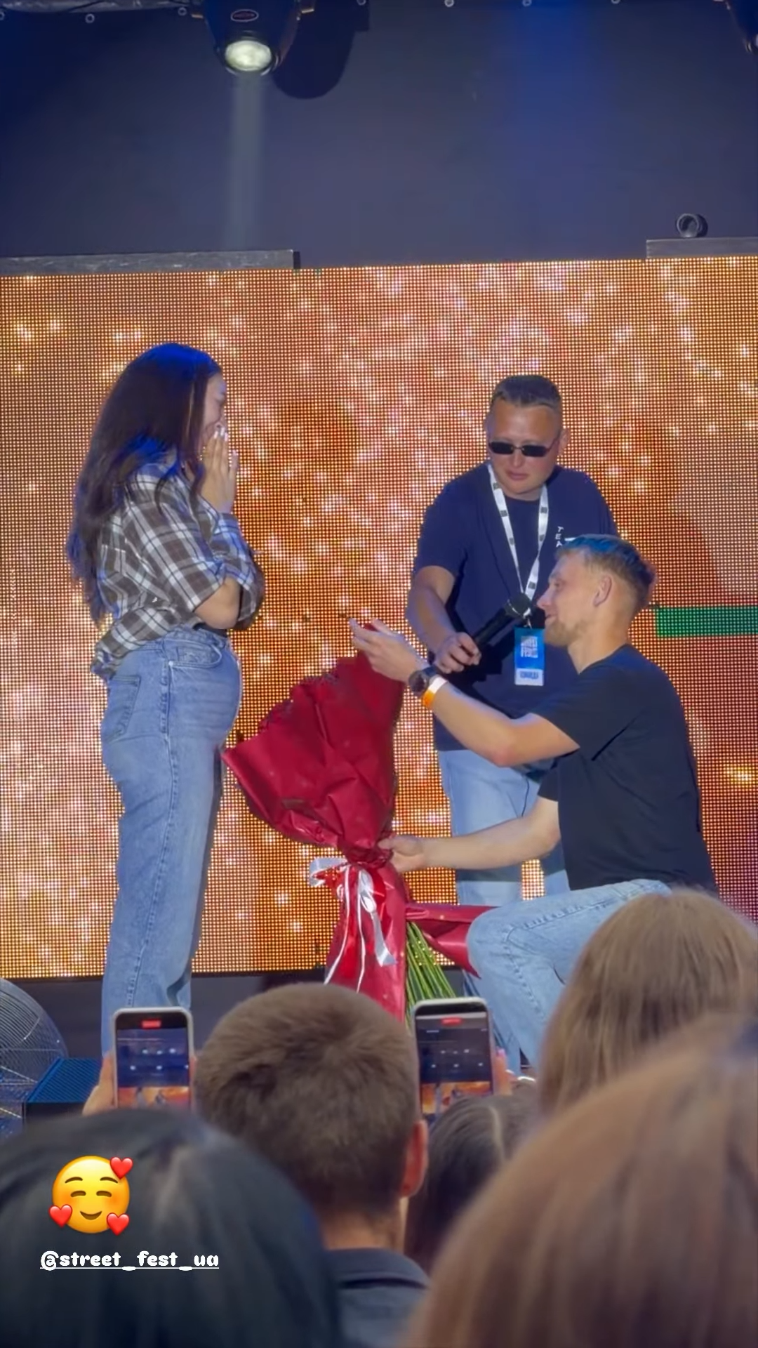 На концерті Федишин чоловік провалився під сцену під час освідчення: відео стало вірусним